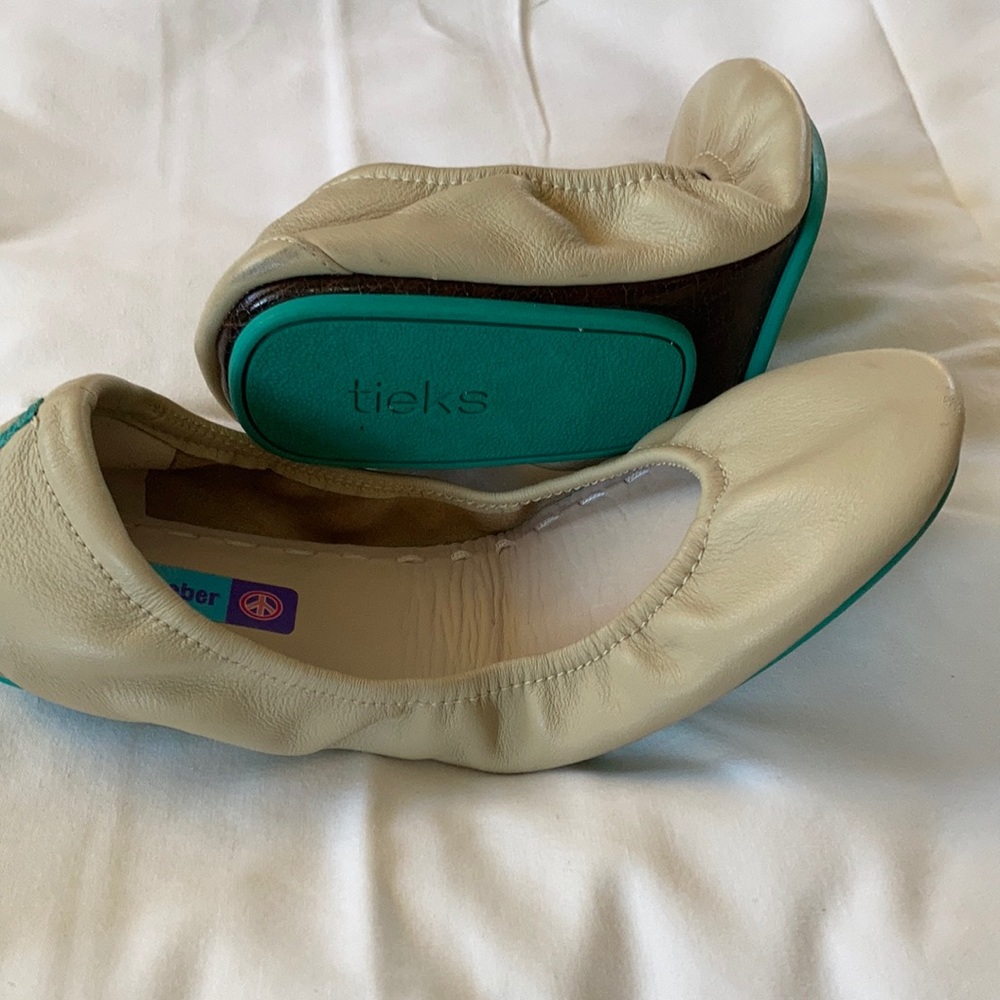 Tieks flats